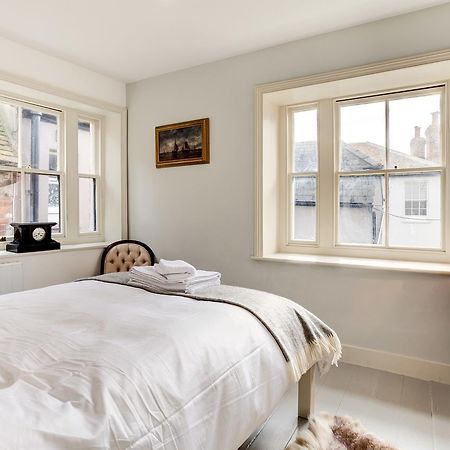 Stunning Seaside Georgian Townhouse With Sea Views Hastings Exterior photo