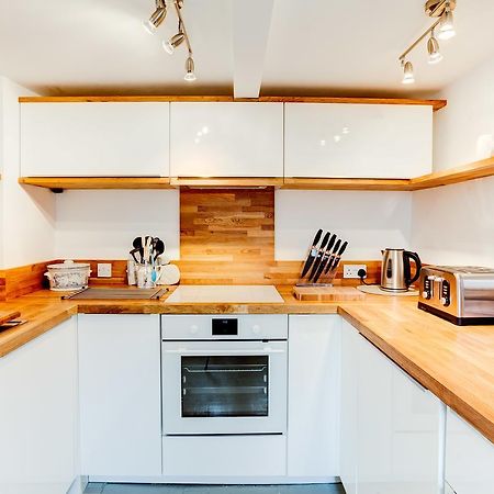 Stunning Seaside Georgian Townhouse With Sea Views Hastings Exterior photo