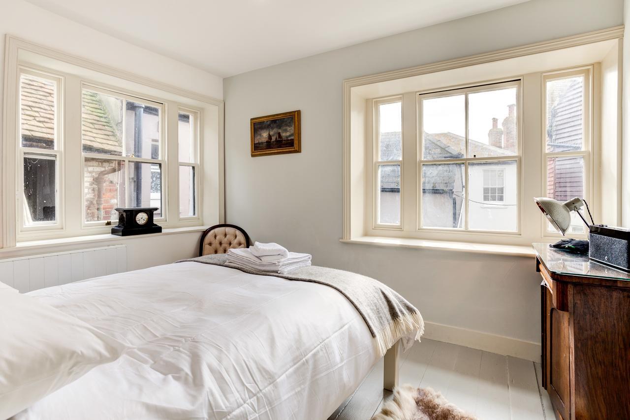 Stunning Seaside Georgian Townhouse With Sea Views Hastings Exterior photo
