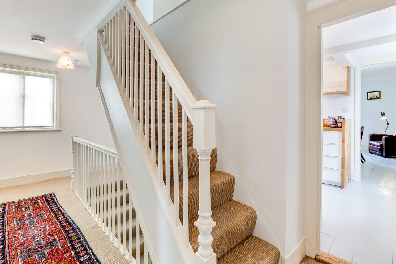 Stunning Seaside Georgian Townhouse With Sea Views Hastings Exterior photo