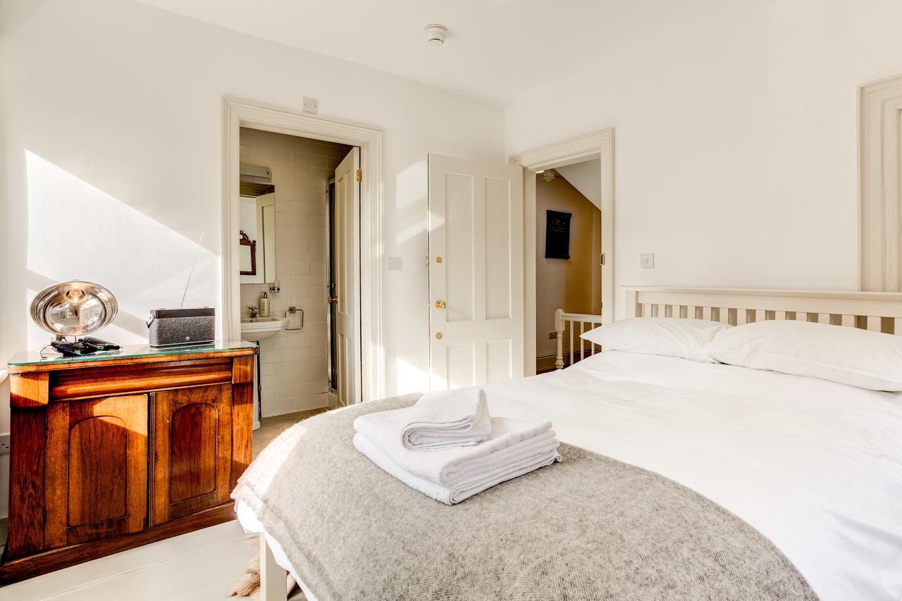 Stunning Seaside Georgian Townhouse With Sea Views Hastings Exterior photo