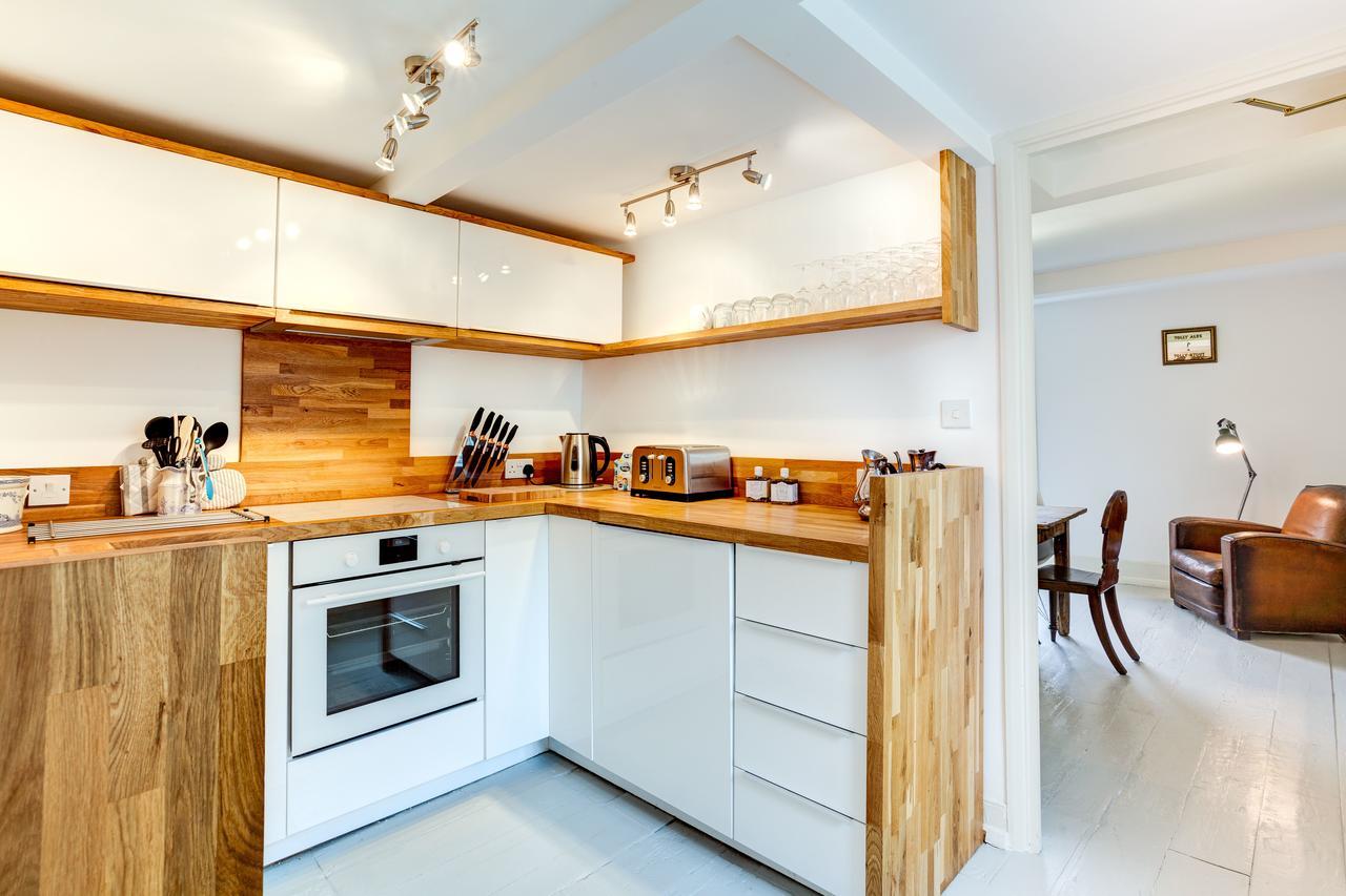 Stunning Seaside Georgian Townhouse With Sea Views Hastings Exterior photo