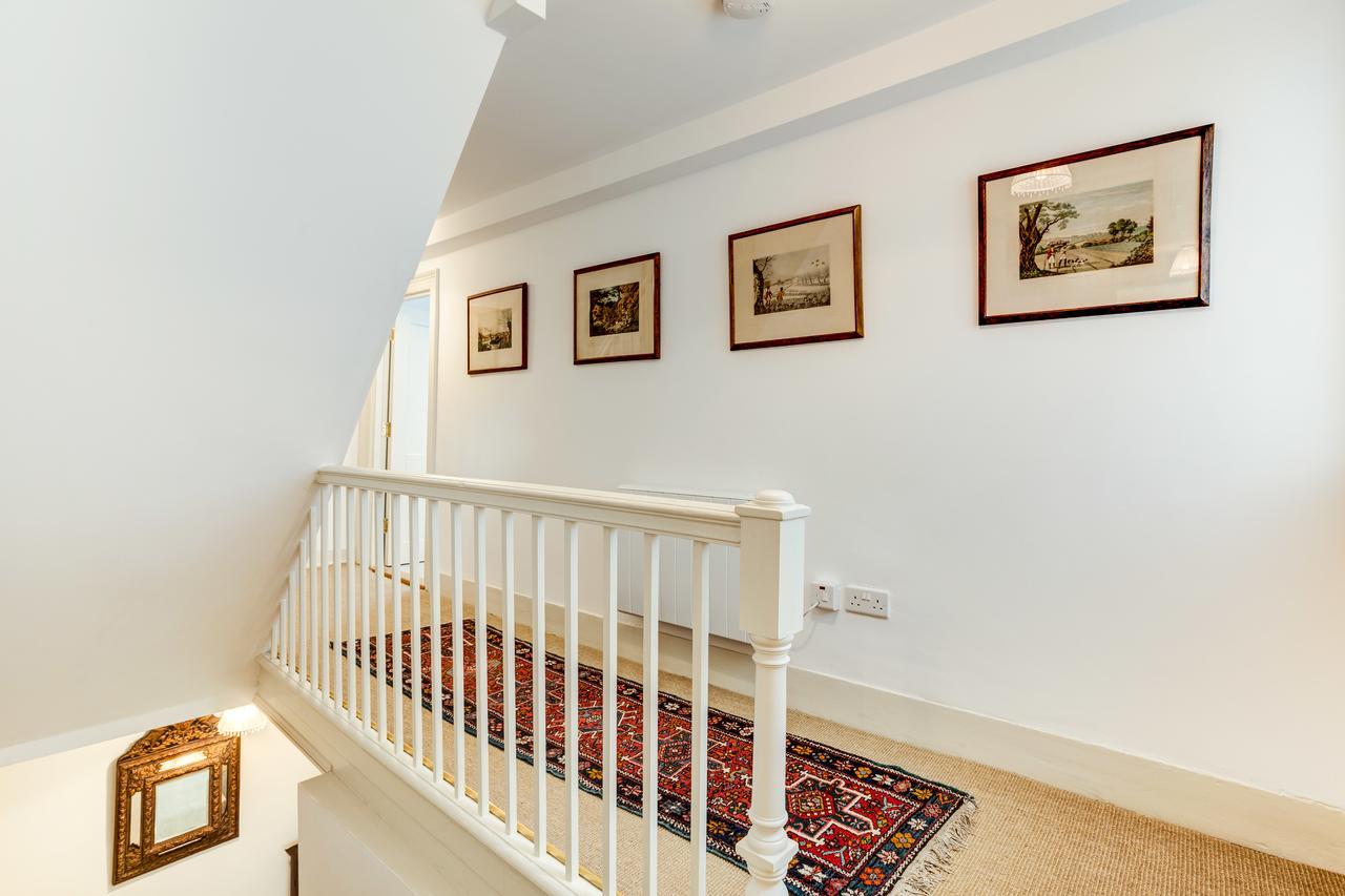 Stunning Seaside Georgian Townhouse With Sea Views Hastings Exterior photo